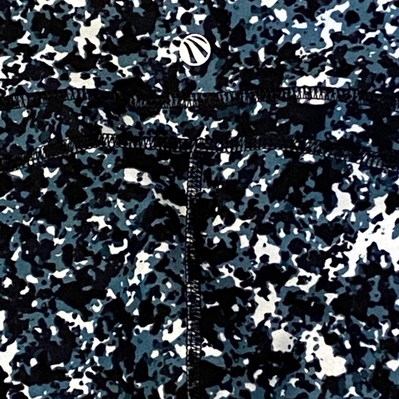 Marika Sport Moisture-Wicking Performance Capri Length Leggings Size Medium VGC - Picture 3 of 5